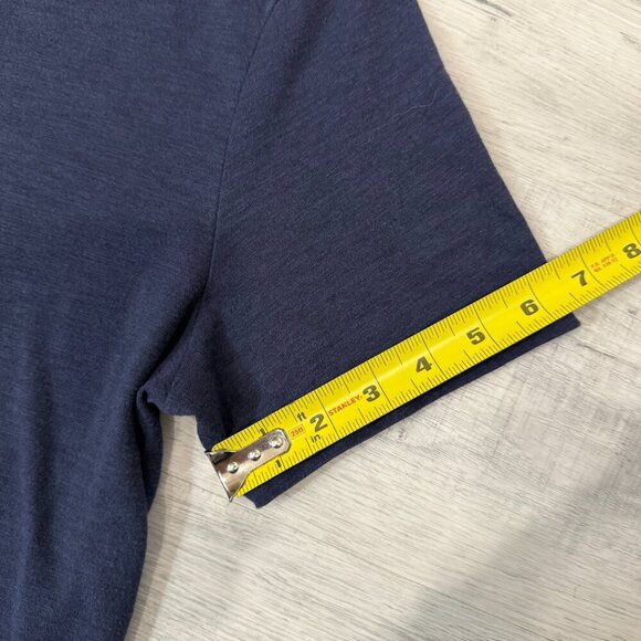 Banana Republic Size M Basic Navy Blue V-Neck T Shirt Vintage Style - Picture 13 of 14